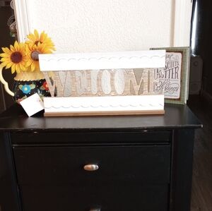 NWT Home Decor WELCOME Plaque